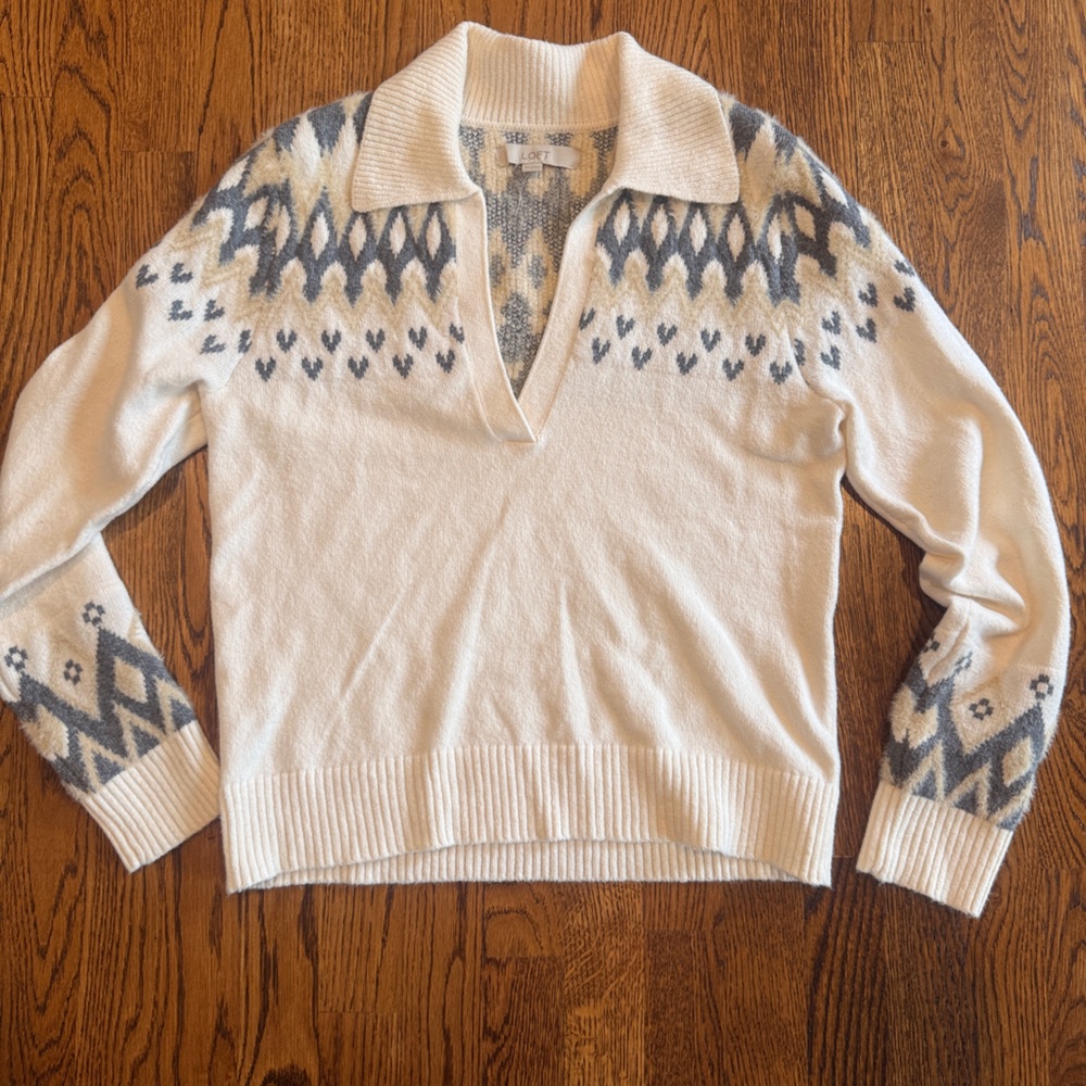 Loft white v neck long sleeve soft  Creamy white Sweater XS